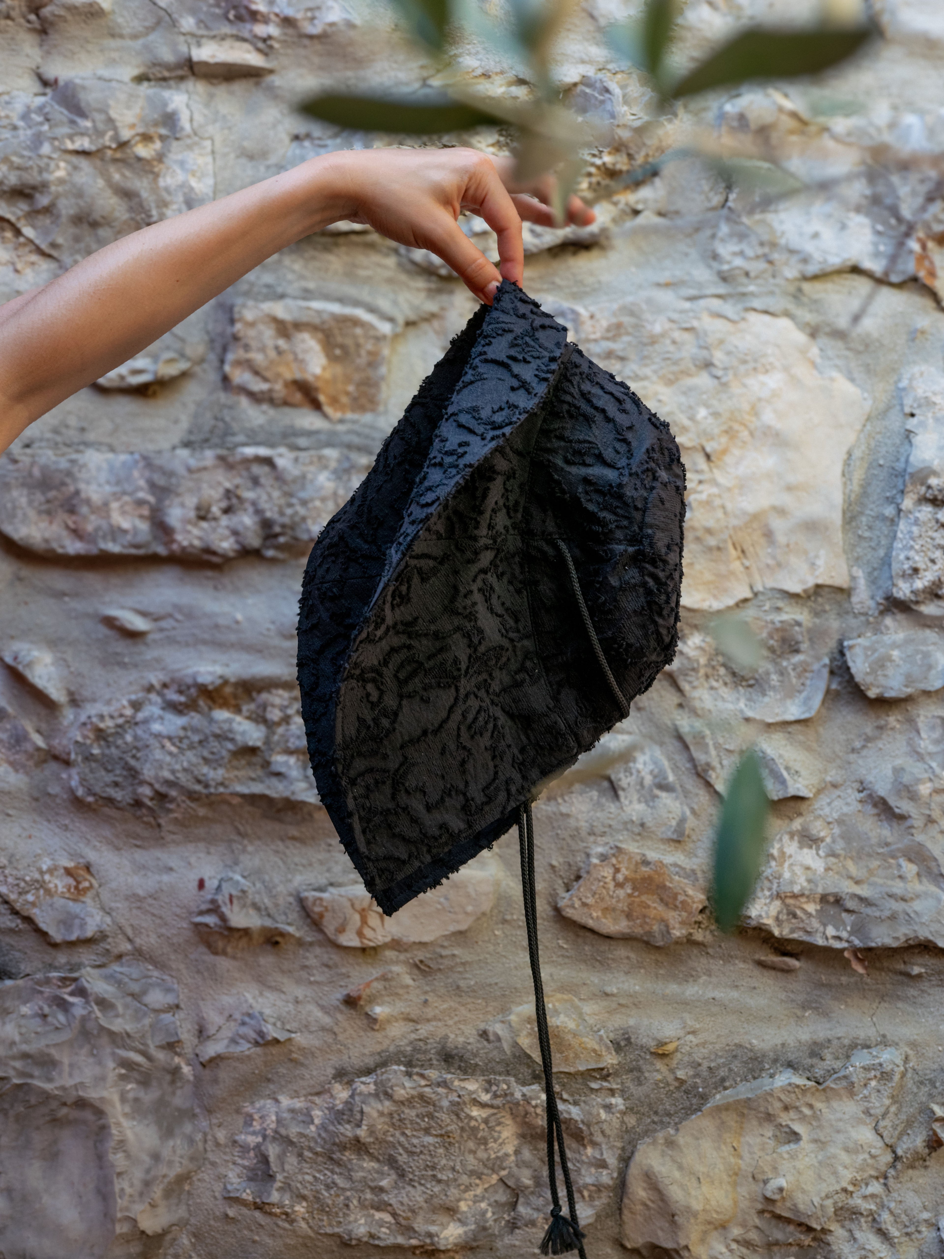 Floral fil coupé jacquard