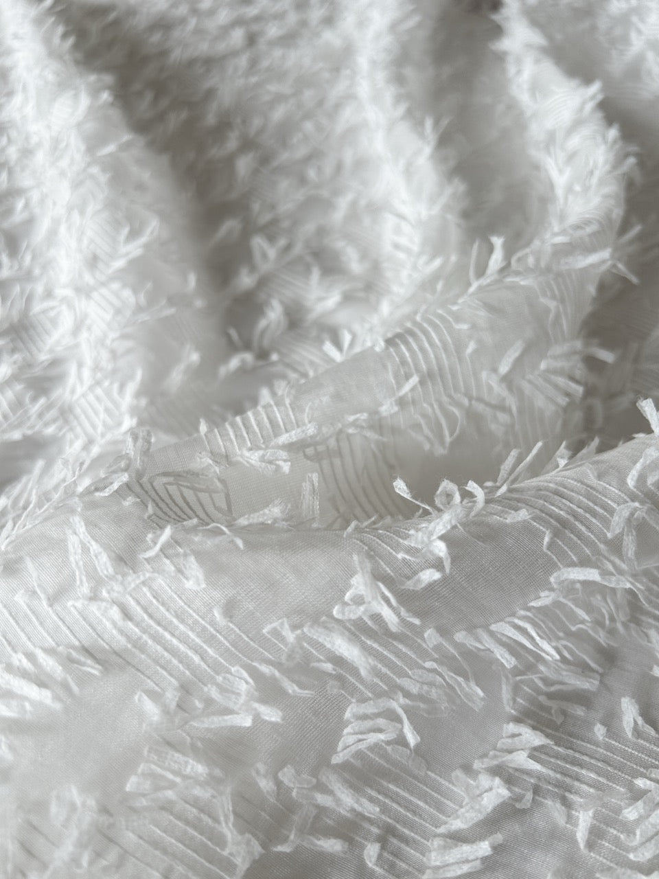 White fil coupé voile