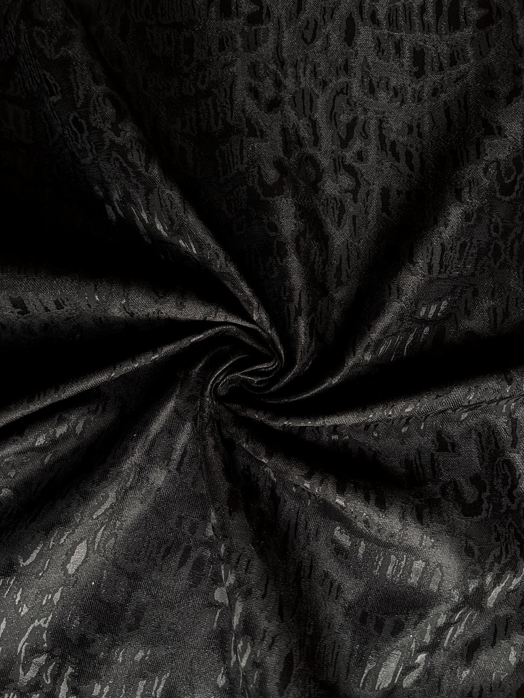 Leopard shiny wool blend jacquard