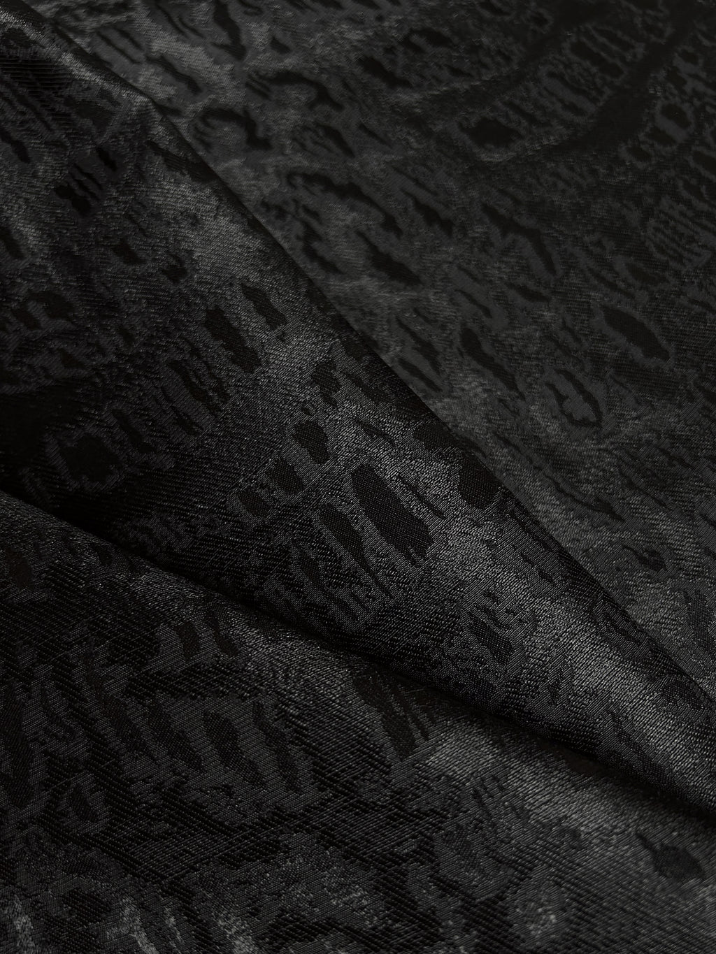 Leopard shiny wool blend jacquard