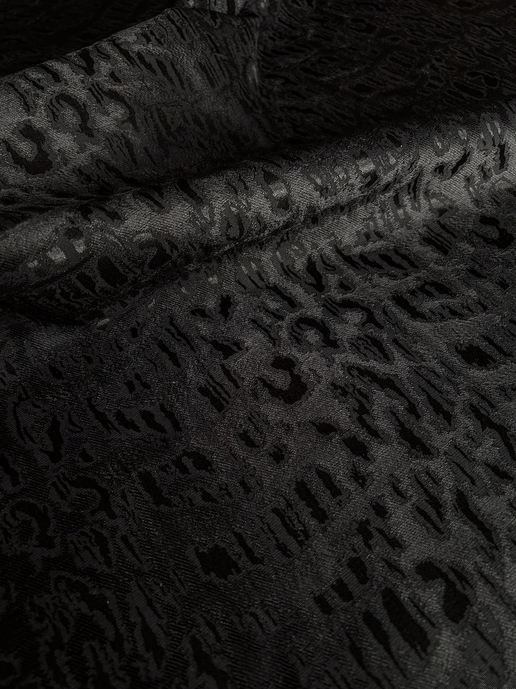 Leopard shiny wool blend jacquard