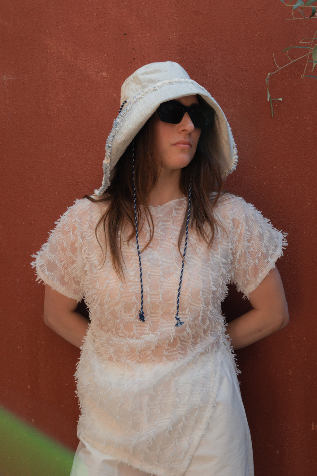 White fil coupé voile