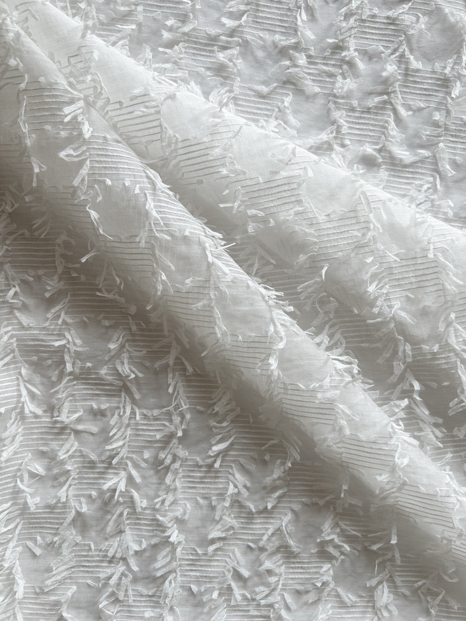 White fil coupé voile